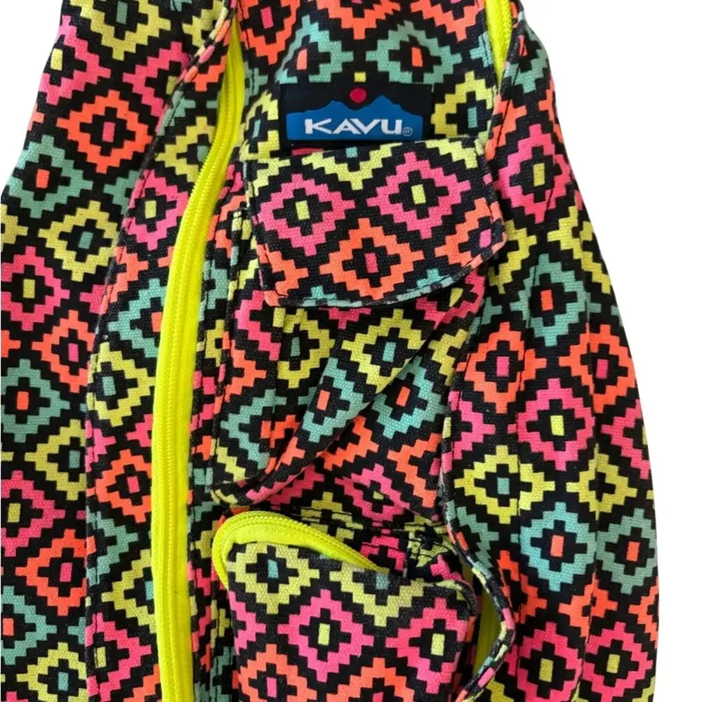 Kavu Geometric Sling Bag